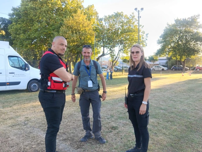 Équipe de professionnels lors d’une intervention sur le terrain