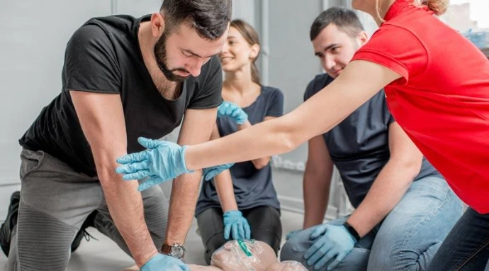 Formation pratique aux gestes de premiers secours avec mise en situation